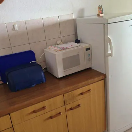 A3 - Apt W Patio 3 Min Walking From The