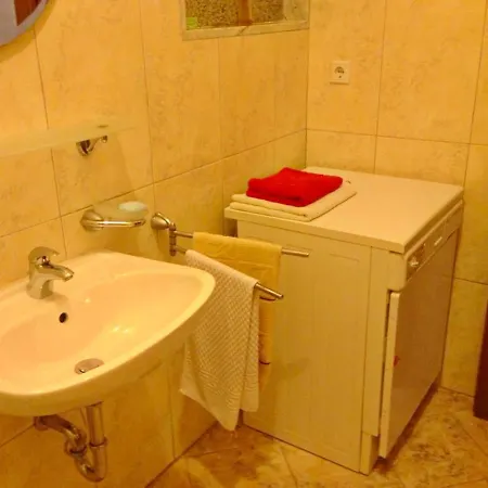 Appartement A3 - Apt W Patio 3 Min Walking From The *